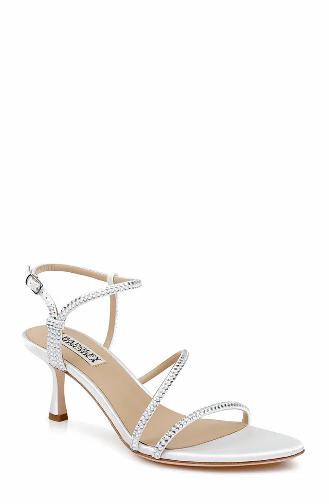 badgley-mischka-juliana-cross-strap-sandalen-wei-satin image 1