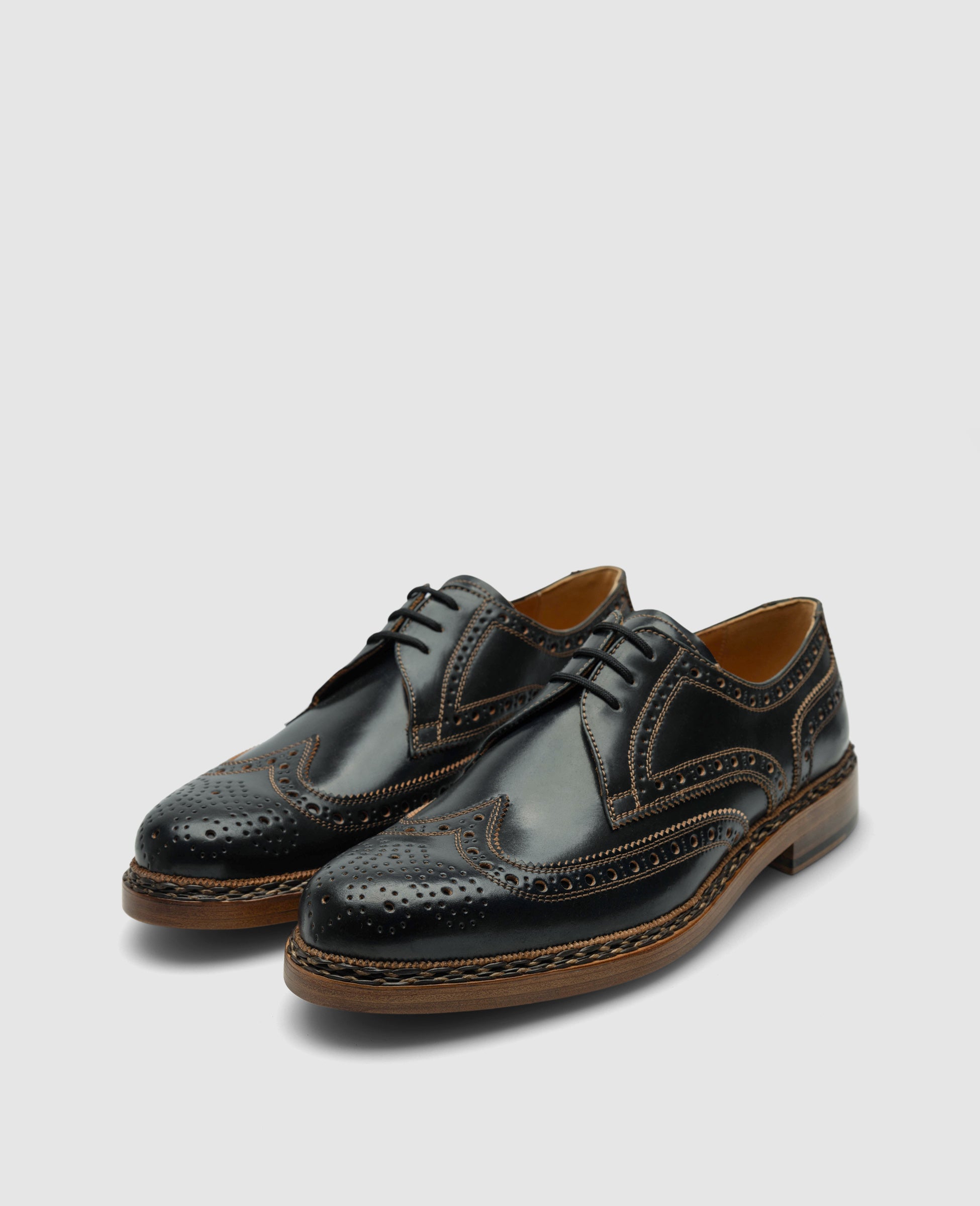 heinrich-dinkelacker-buda-full-brogue-c-derby-schwarz-cordovan image 2
