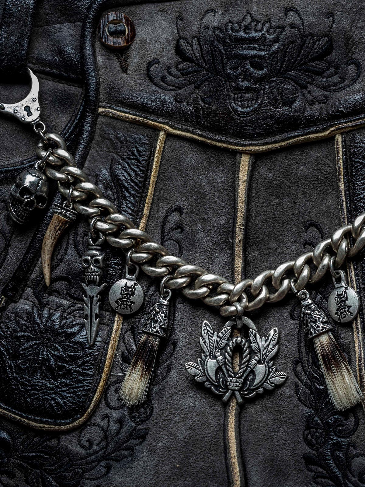 himmel-arsch-zwirn-charivari-trachtenschmuck-hirschhorn image 5