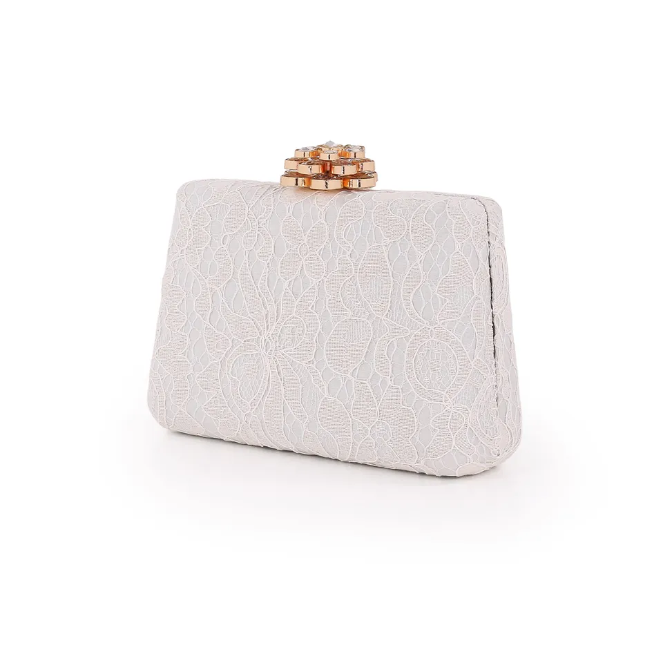 badgley-mischka-coco-clutch-wei-spitze-mit-kette image 1