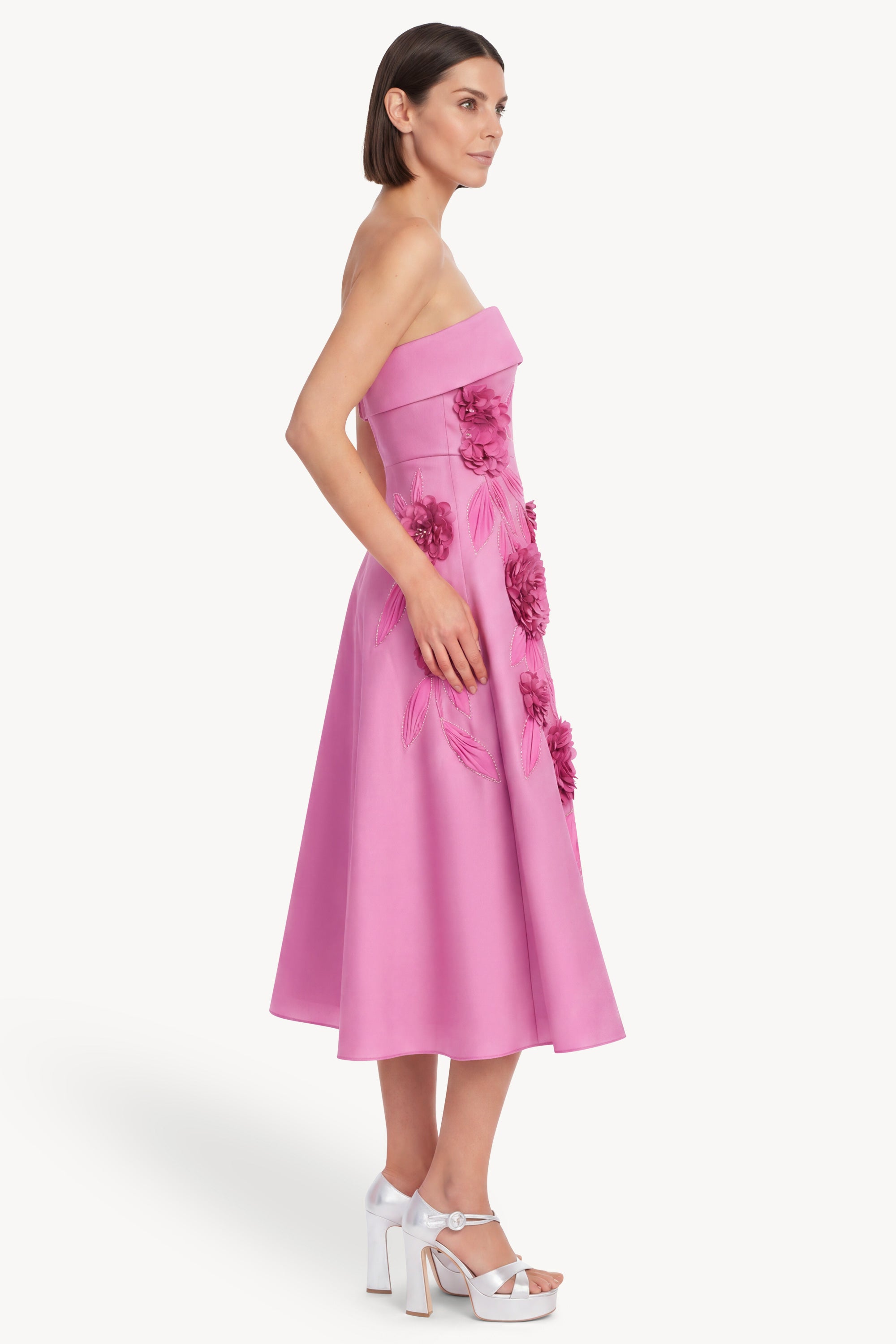badgley-mischka-midi-kleid-rose-strapless-mit-3d-blumen image 2
