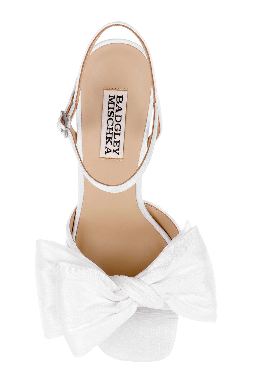 badgley-mischka-oliva-mp8017-plateausandale-white-silk-schleife image 5