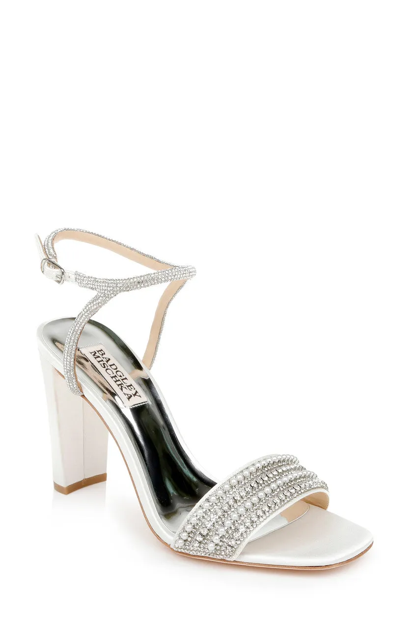 badgley-mischka-kari-mp6211-sandalette-soft-white-perlen image 1