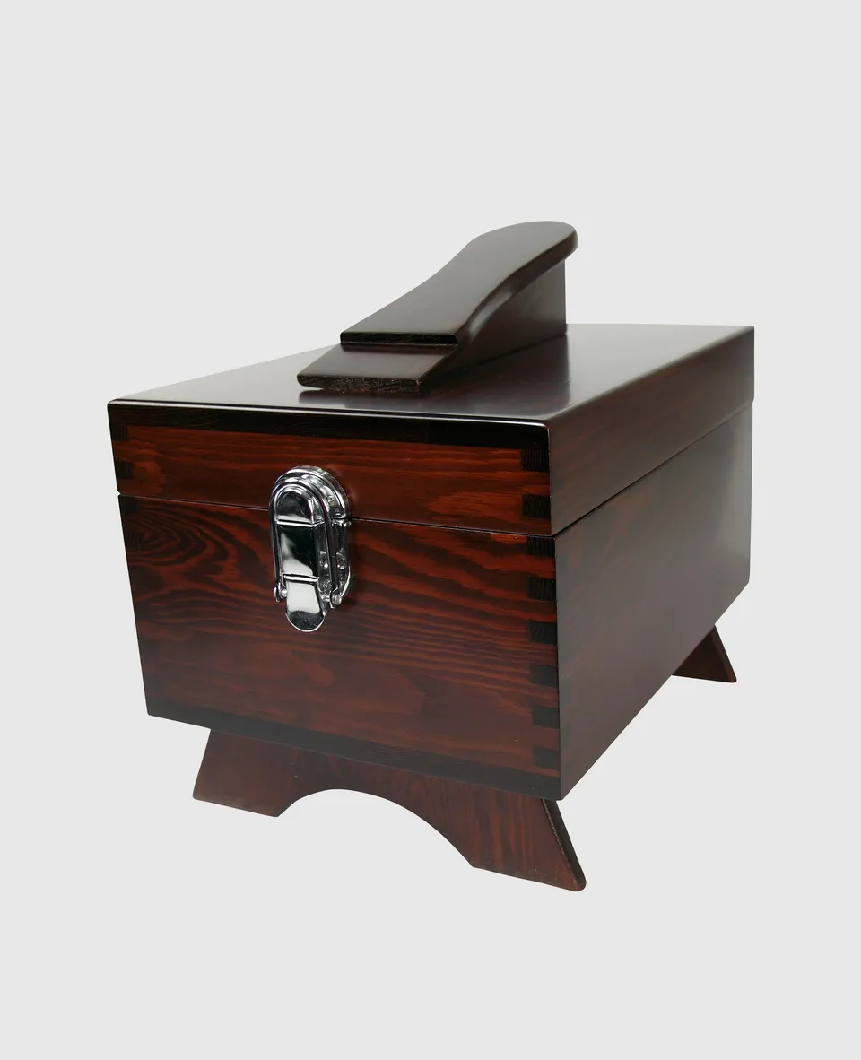 heinrich-dinkelacker-valet-schuhpflege-lackiert-box image 1