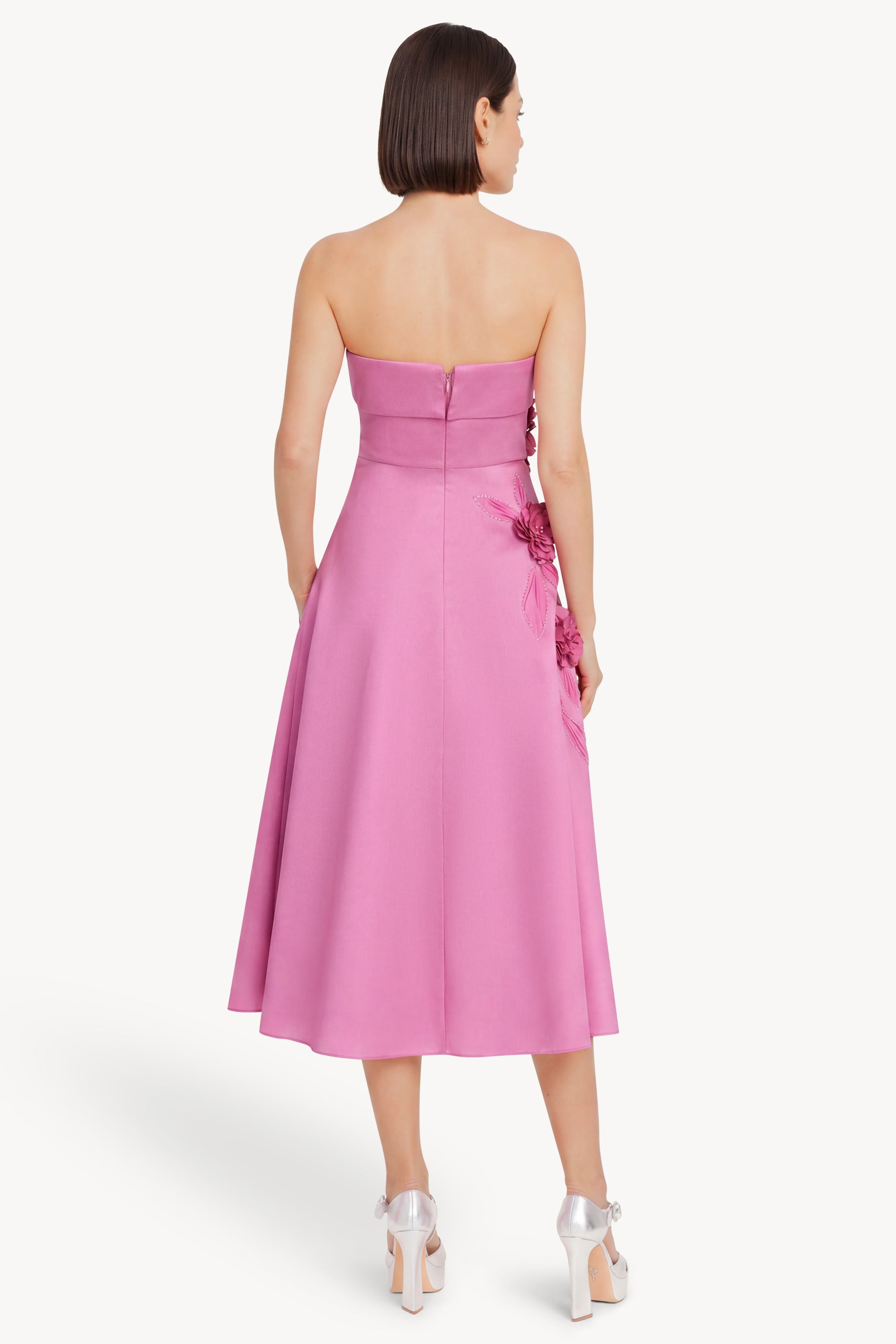 badgley-mischka-midi-kleid-rose-strapless-mit-3d-blumen image 3