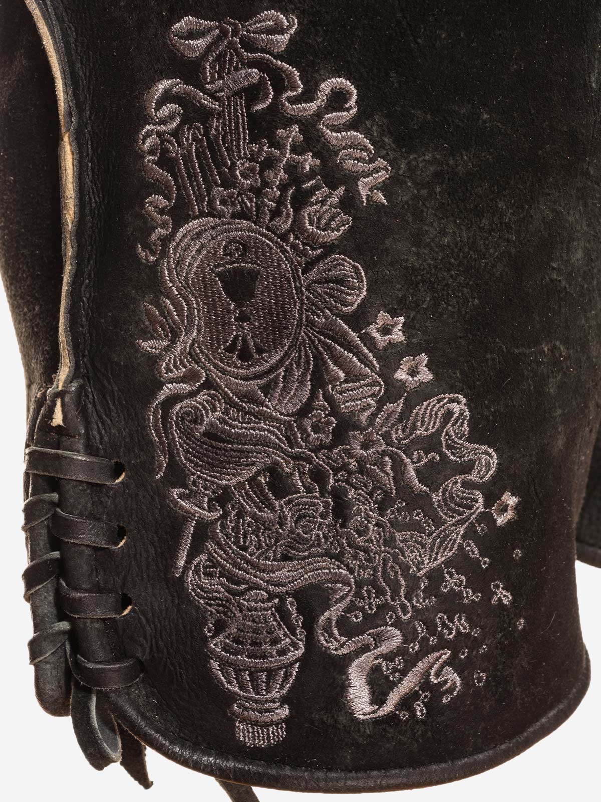 himmel-arsch-zwirn-alpha-omega-lederhose-wildbock image 5
