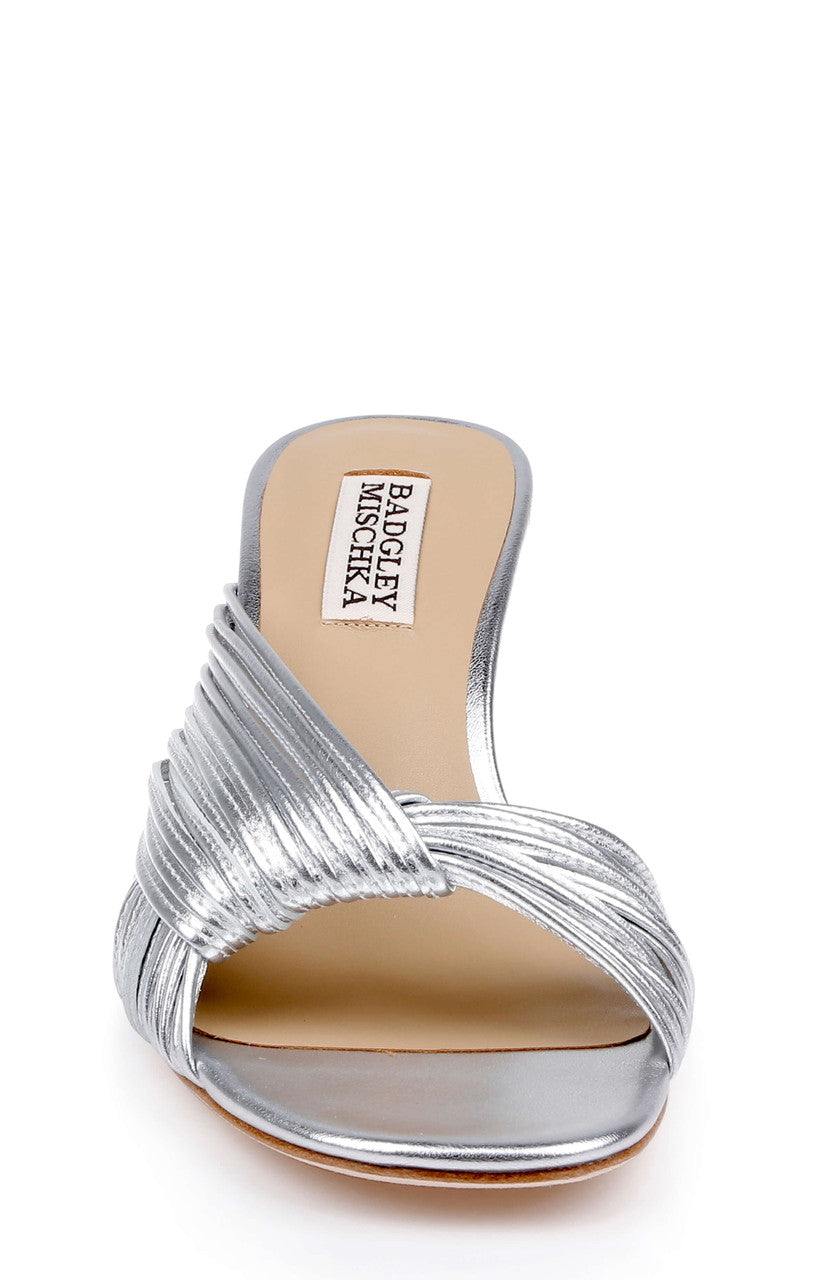 badgley-mischka-winta-slide-sandalen-silber-metallic-leder image 4