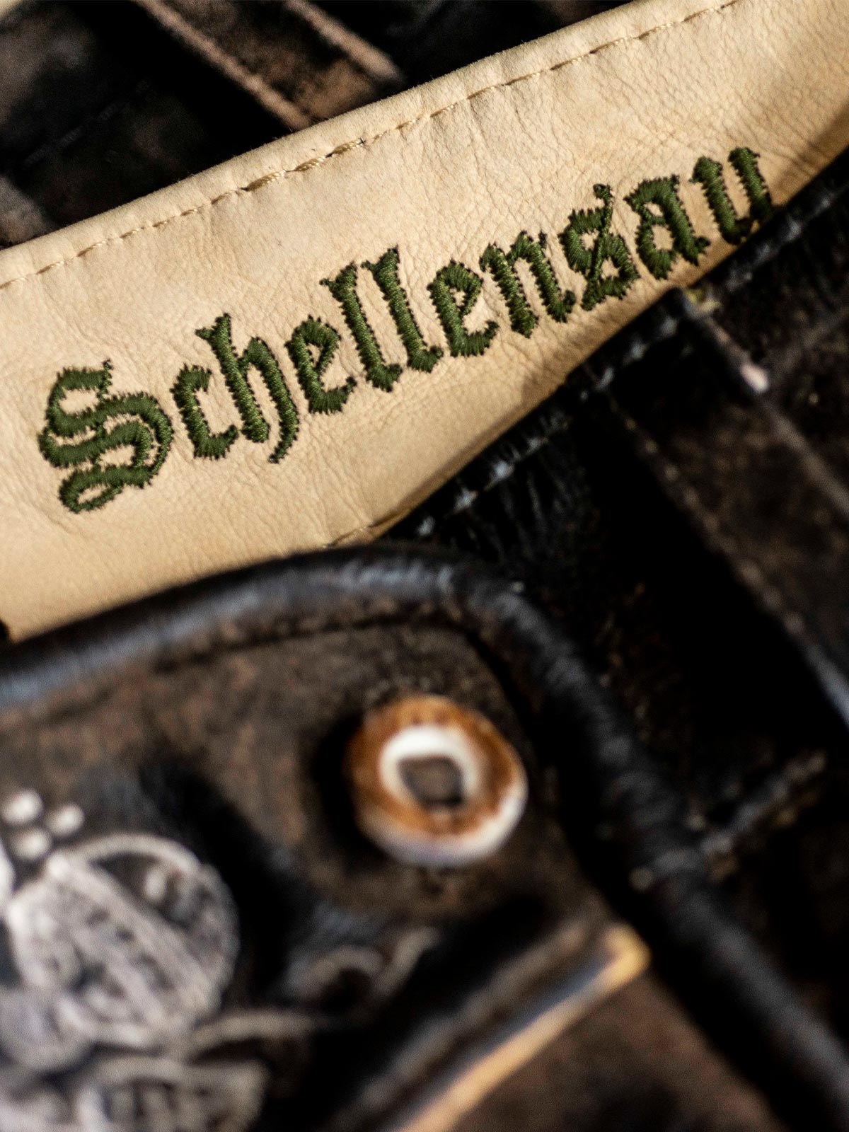 himmel-arsch-zwirn-hundsgefickte-schellensau-lederhose-wildbock image 8