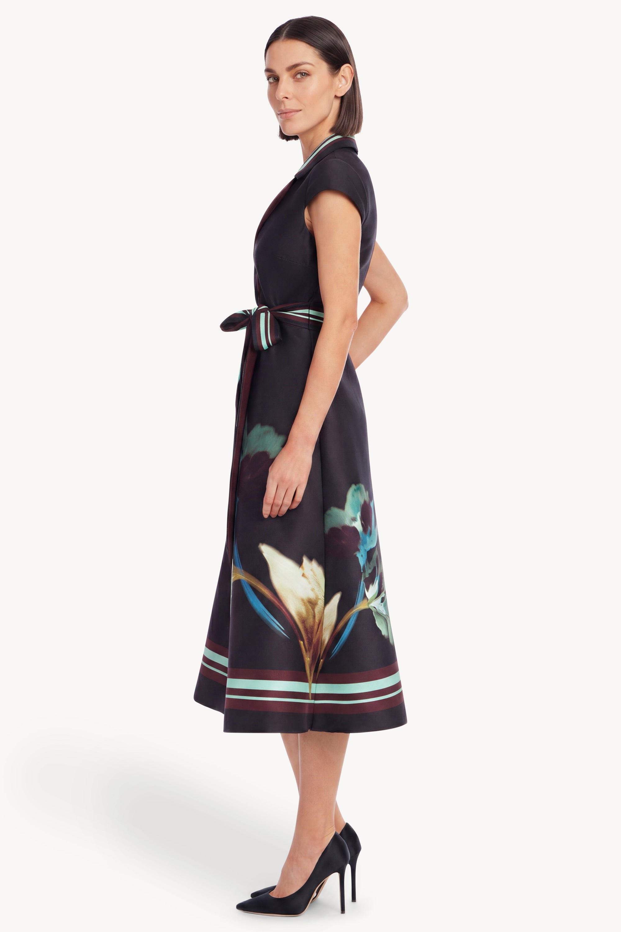 badgley-mischka-wickel-midikleid-schwarz-multi-blumen image 2