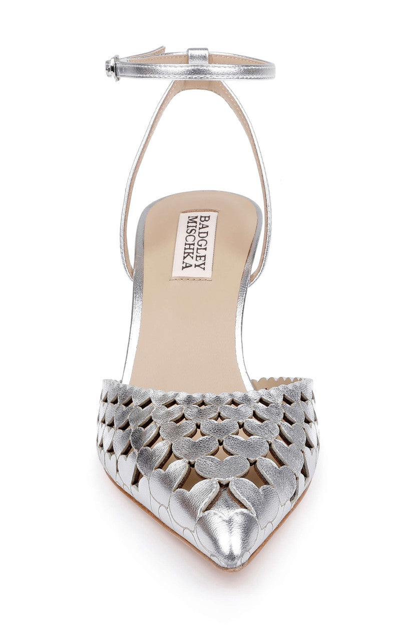 badgley-mischka-omelia-pumps-lackleder-silber-metallic-spitz image 4