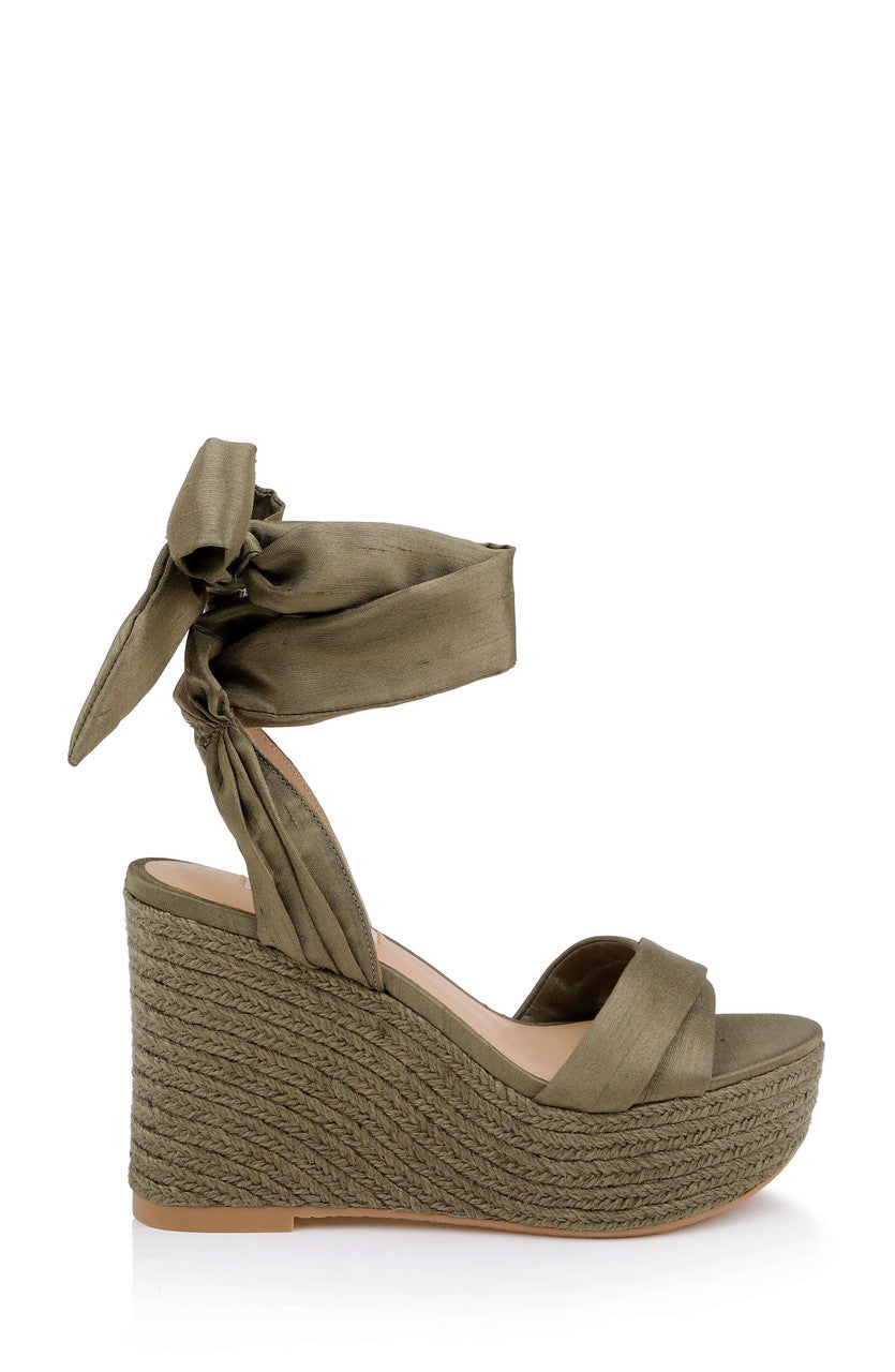 badgley-mischka-ximora-keilsandalette-creme-satin image 8