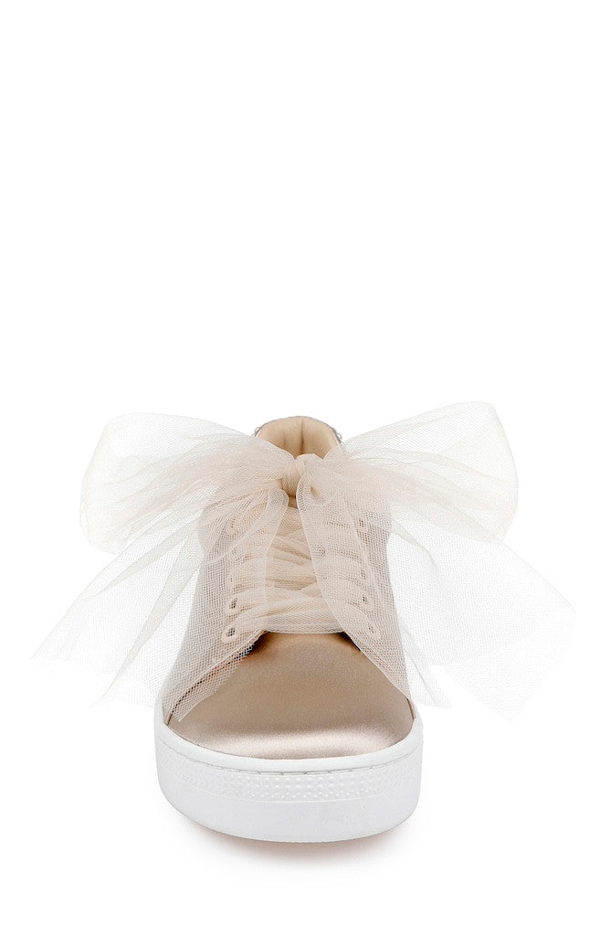 badgley-mischka-gem-satin-sneaker-wei-perlen image 4