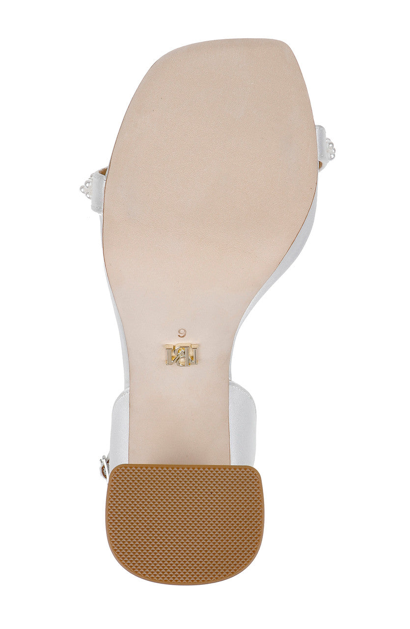 badgley-mischka-calida-satin-sandalen-soft-white-perlen image 6