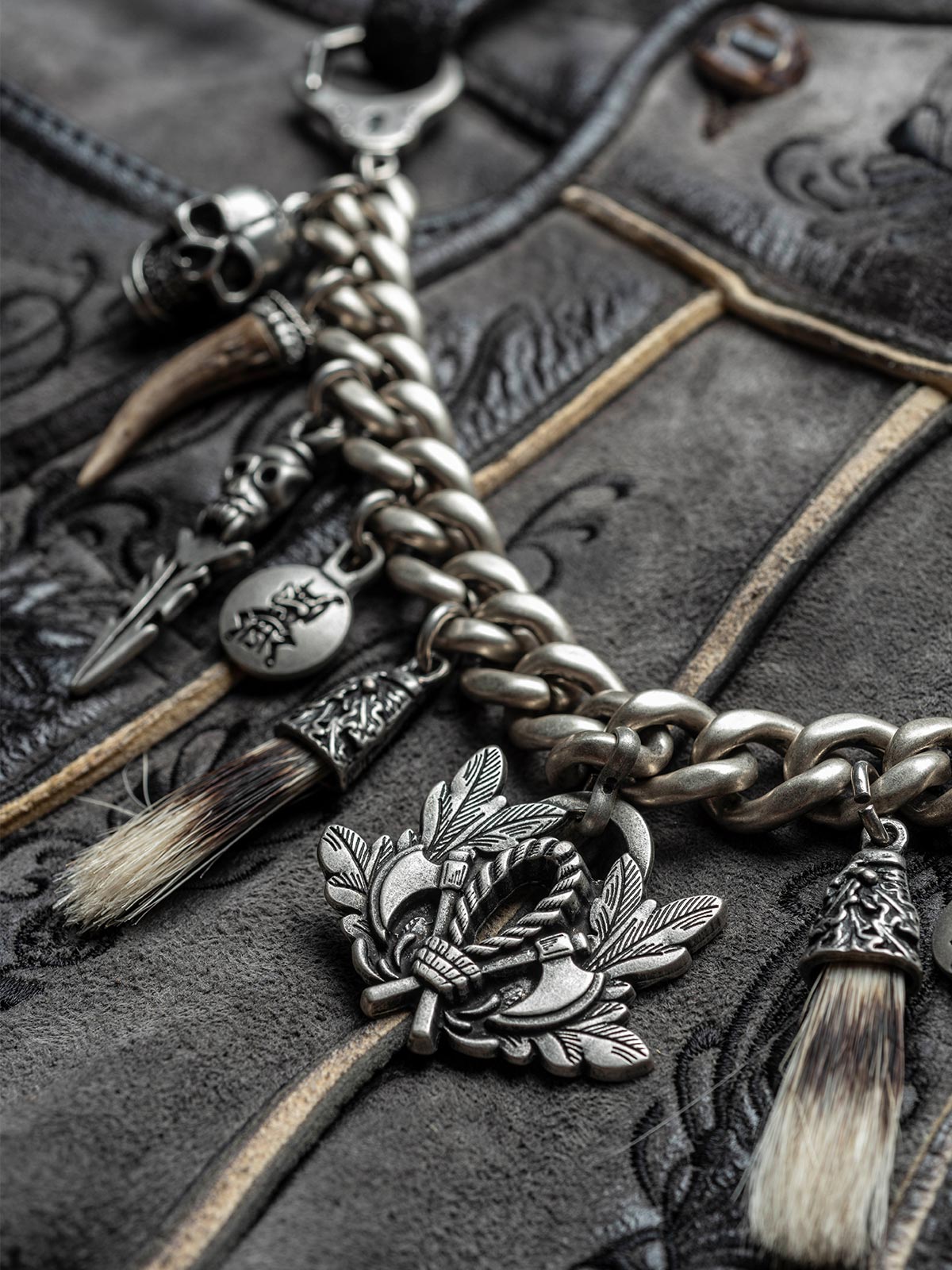 himmel-arsch-zwirn-charivari-trachtenschmuck-hirschhorn image 3