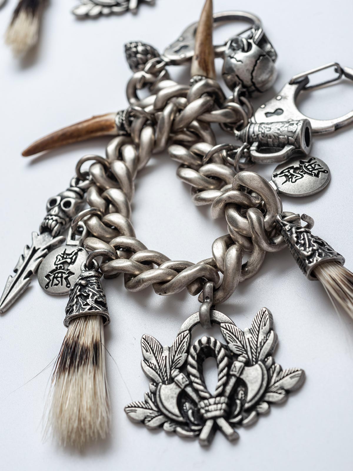 himmel-arsch-zwirn-charivari-trachtenschmuck-hirschhorn image 2