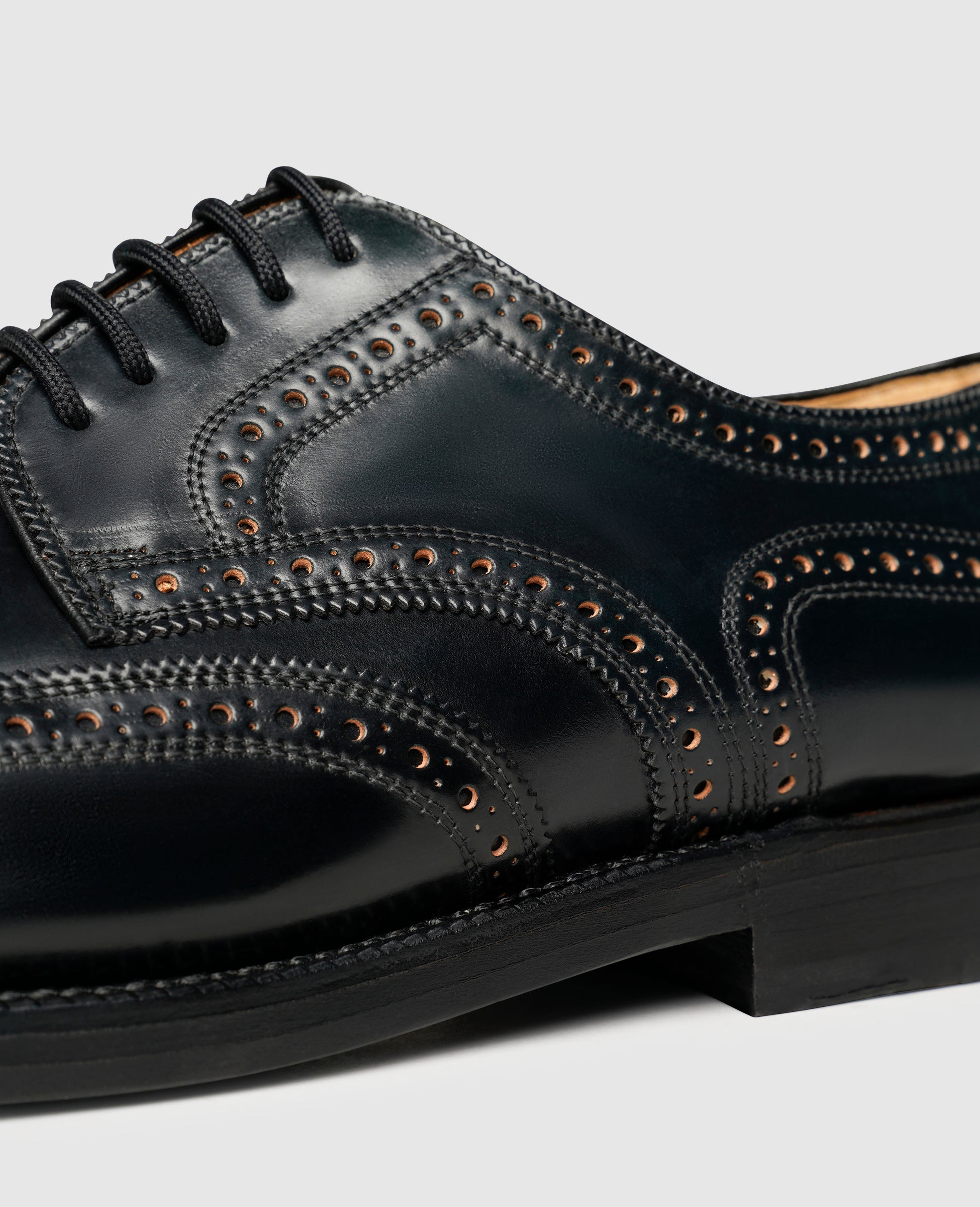heinrich-dinkelacker-london-full-brogue-derby-schwarz-cordovan image 4