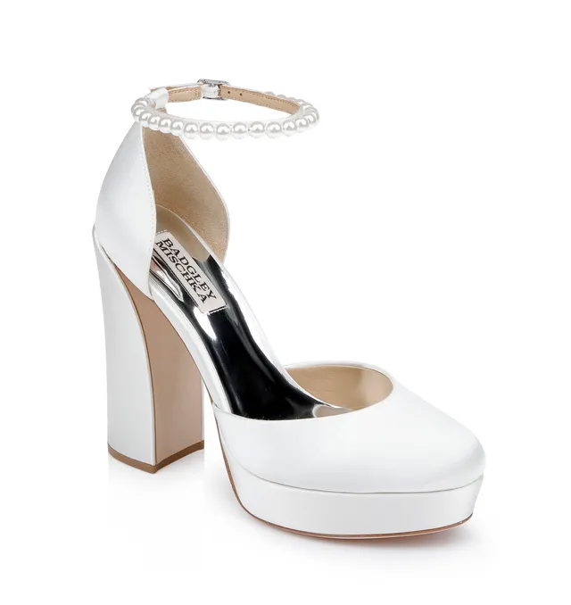 badgley-mischka-felixa-mp6717-plateaupumps-satin-wei image 1