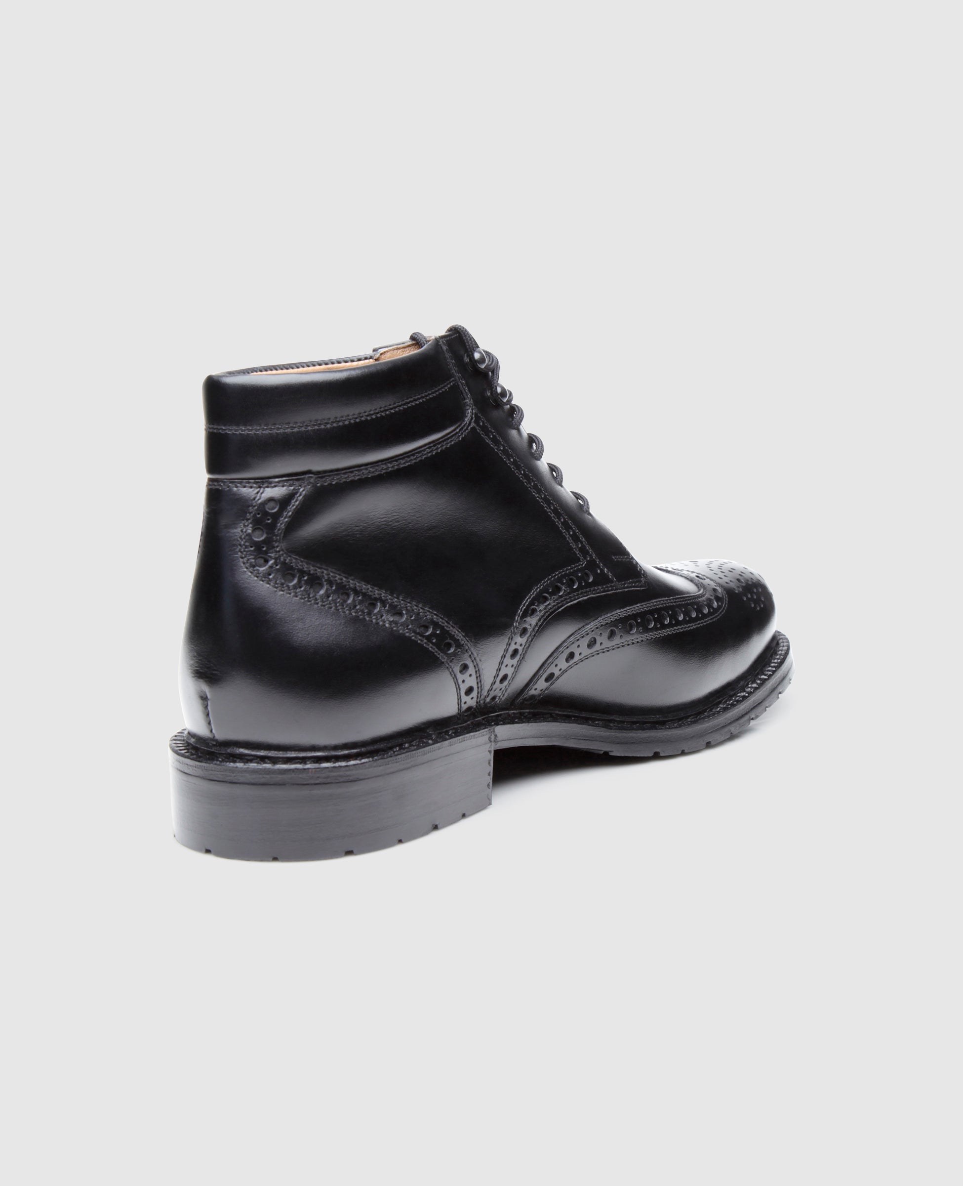 heinrich-dinkelacker-janosh-k-full-brogue-boot-schwarz-lyralochung image 3