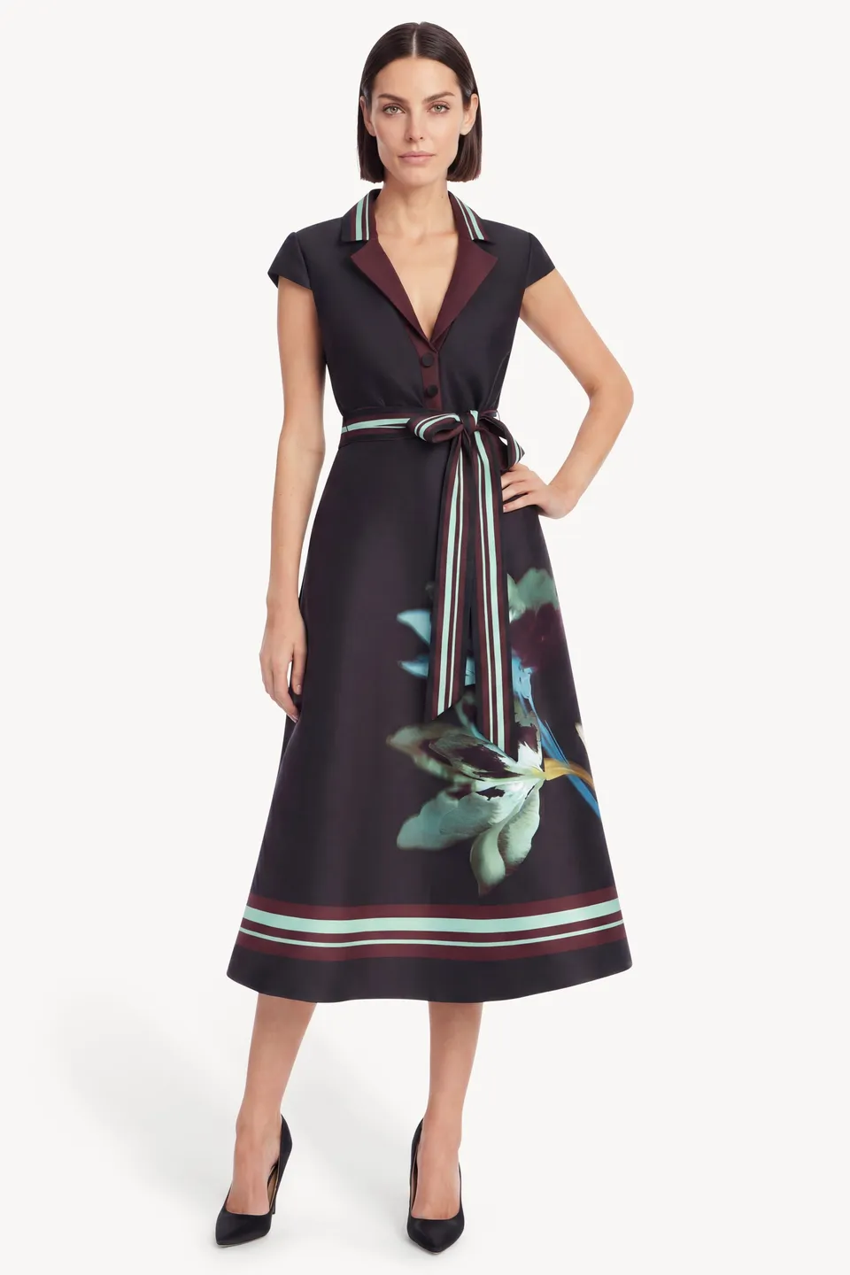 badgley-mischka-wickel-midikleid-schwarz-multi-blumen image 1