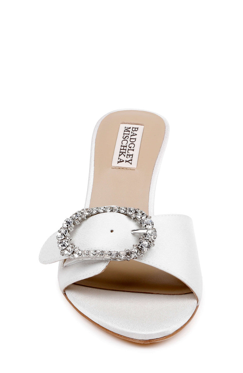 badgley-mischka-odetta-slide-sandalen-wei-brosche image 4