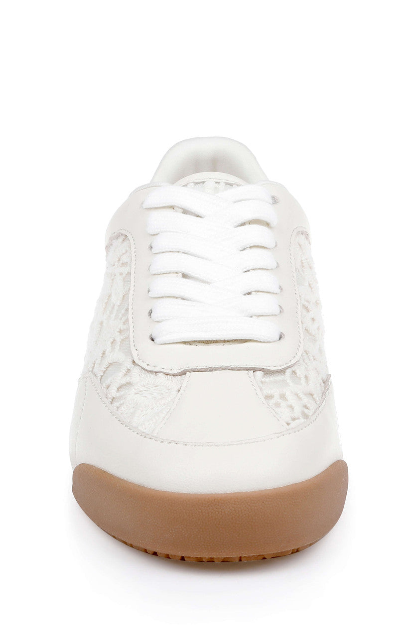 badgley-mischka-wylie-sneaker-creme-crochet-flach image 4