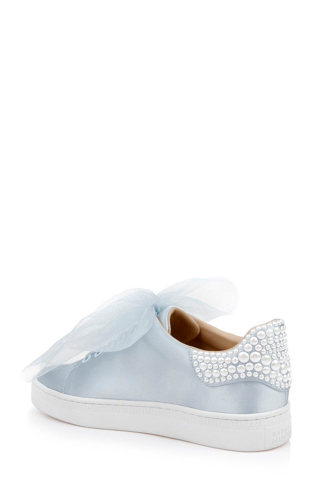 badgley-mischka-gem-satin-sneaker-wei-perlen image 8