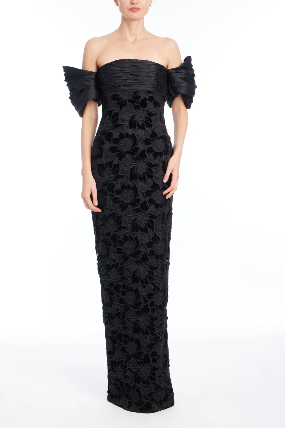 badgley-mischka-floral-guipure-gown-schwarz-samt image 1