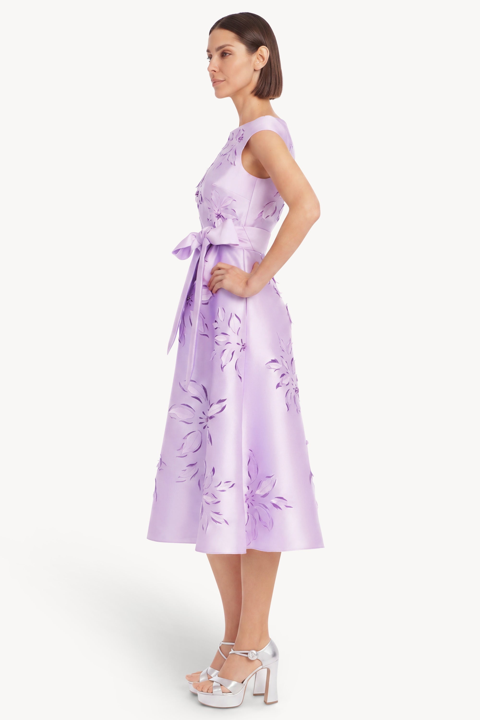 badgley-mischka-laser-cut-floral-midi-kleid-chartreuse image 4