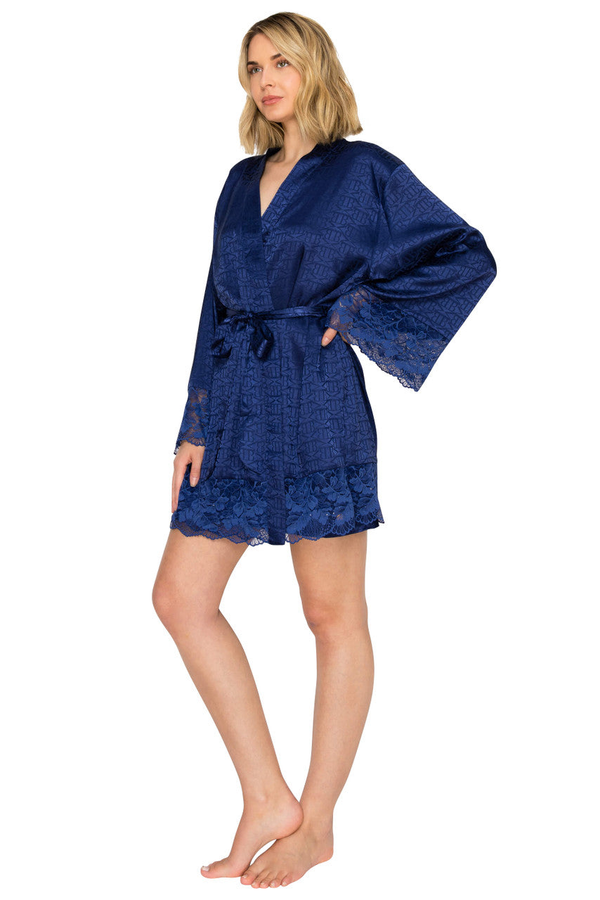 badgley-mischka-luxe-monogram-morgenmantel-satin-blueberry image 4